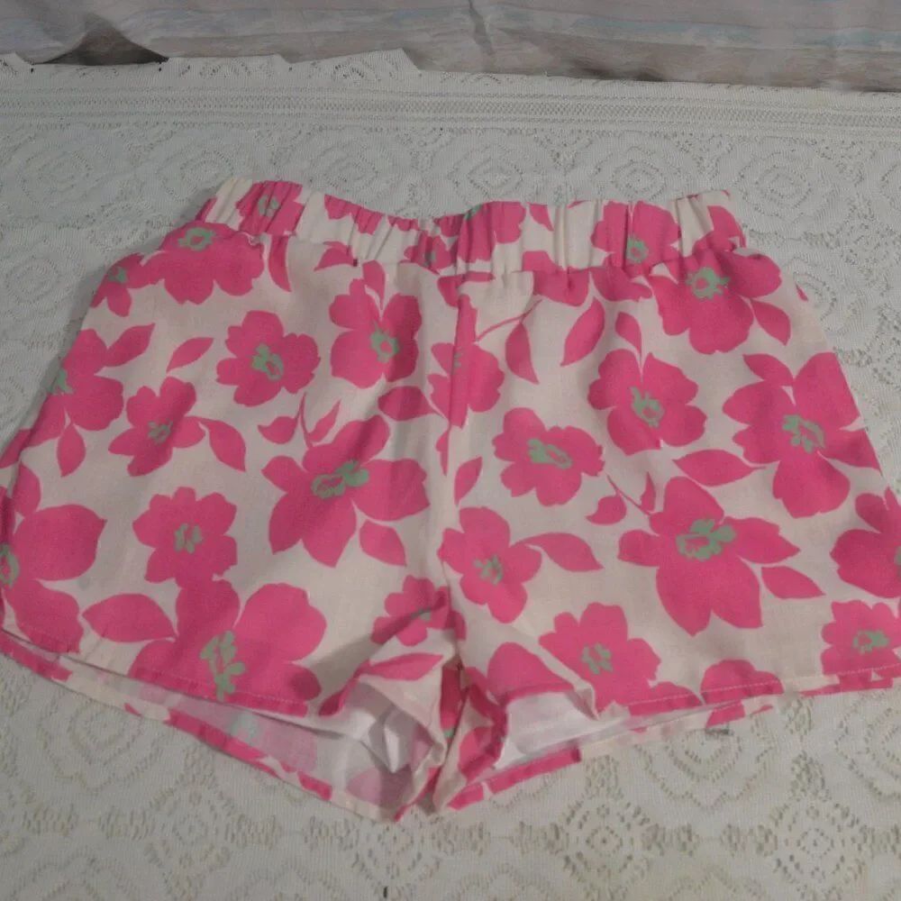 LE LIS Boho Pink and White Floral Boho Shorts